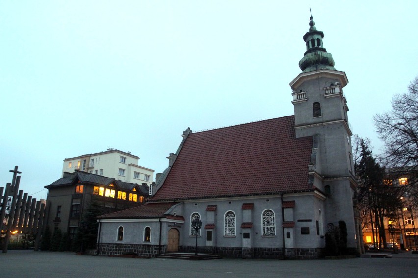 Wymiana okien w gdyńskiej Kolegiacie bez zezwolenia odpowiednich organów