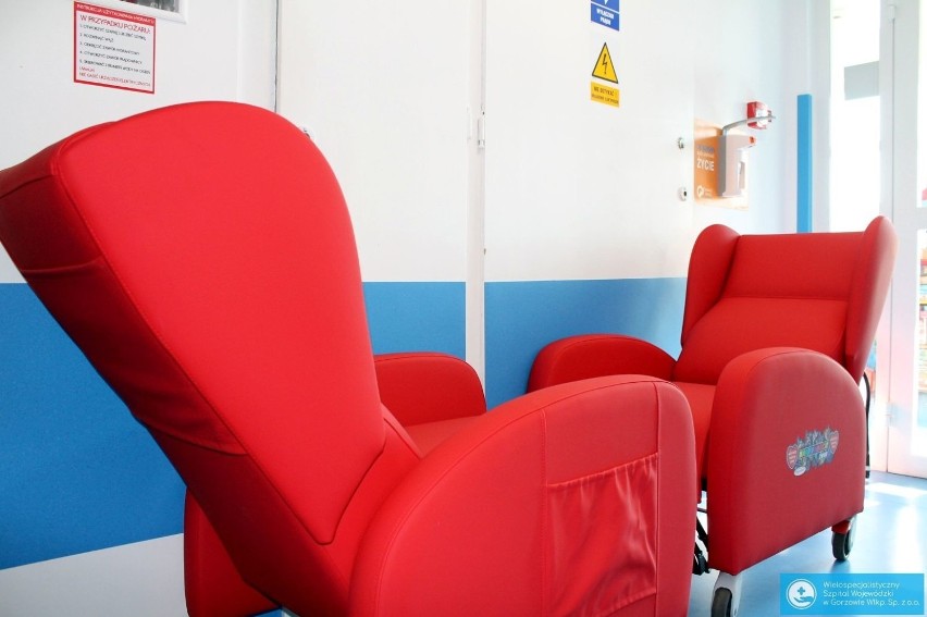 15 nowych rozkładanych foteli dla rodziców i opiekunów...