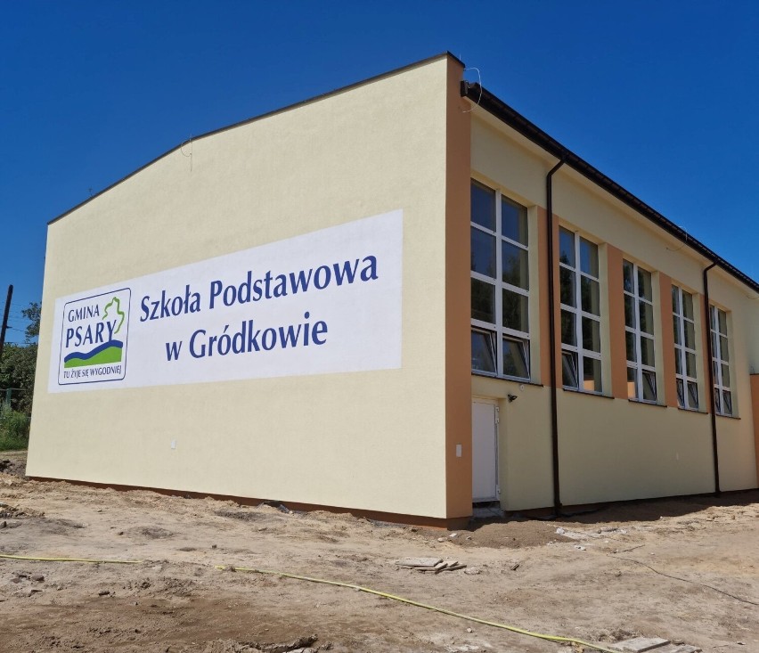Sala gimnastyczna przy SP w Gródkowie na terenie gminy Psary...