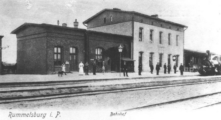 Pierwszy dworzec kolejowy w Miastku wybudowany w 1878 roku.
