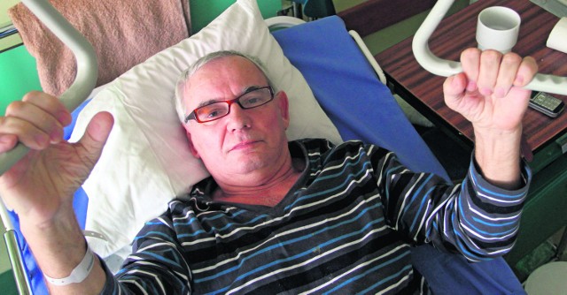 Jan Morawski, który leczy się w "Rydygierze" po zabiegu kręgosłupa, nie wyobraża sobie, że straci rehabilitanta