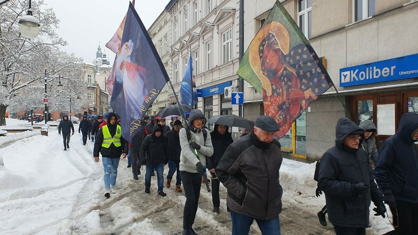 Grudniowy Męski Różaniec przeszedł ulicami Przemyśla.