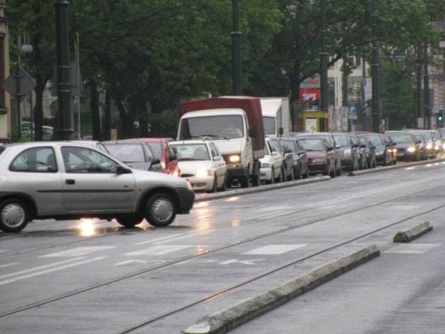 Kolejnych ograniczeń w ruchu drogowym można się spodziewać w ...