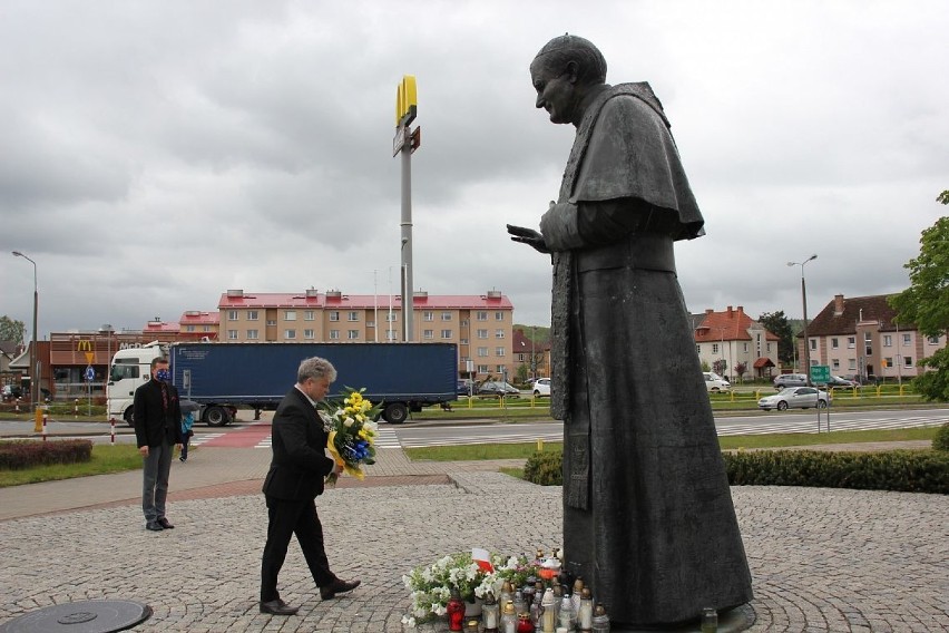 Setna rocznica urodzin papieża Jana Pawła II. Pamiętali mieszkańcy i władze miasta [ZDJĘCIA]