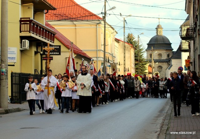 Więcej zdjęć z obchodów święta patrona w Staszowie na kolejnych slajdach>>> 