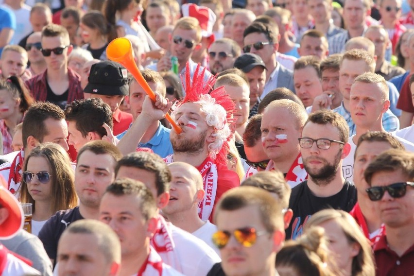 Euro 2016. Wielkie kibicowanie na Rynku w Kielcach z tłumem fanów 