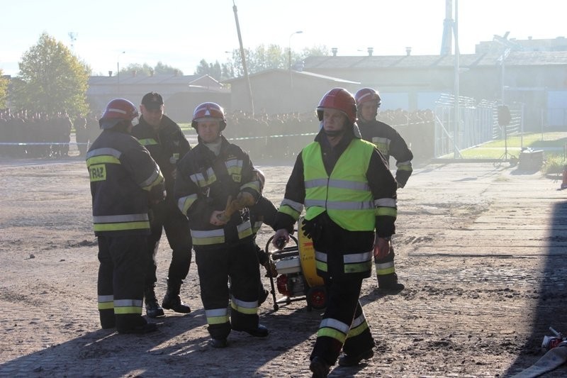 Ćwiczenia strażaków w jednostce wojskowej w Braniewie. Zobacz zdjęcia!