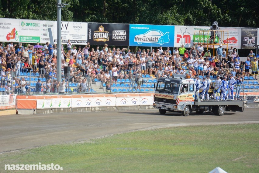 Kibice na meczu GKM Grudziądz - Unia Tarnów [zdjęcia]