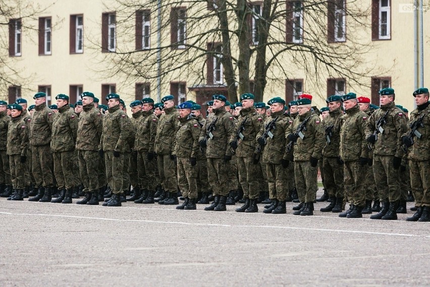 Żołnierze ze Szczecina lecą do Iraku. To VI zmiana [ZDJĘCIA, WIDEO] 
