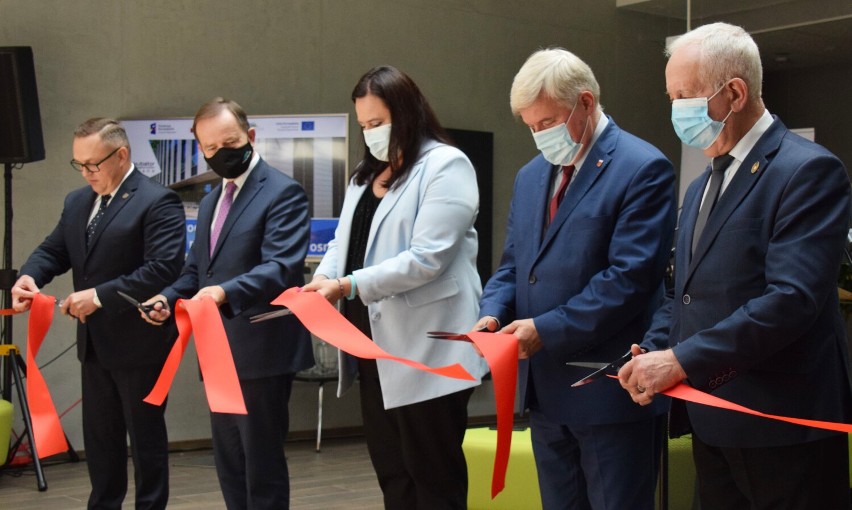 Inkubator przedsiębiorczości w Krośnie oficjalnie otwarty. To miejsce stworzy warunki debiutującym w innowacyjnym biznesie [ZDJĘCIA]