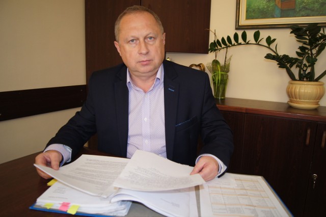Wójt gminy Tarnów Grzegorz Kozioł chce sprowadzić rodzinę repatriantów.