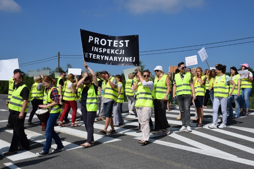 Protest Inspekcji Weterynaryjnej w Waćmierku 
