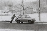 Kiedyś w naszym regionie to były zimy! Pamiętacie? Unikalne fotografie sprzed lat (zdjęcia)