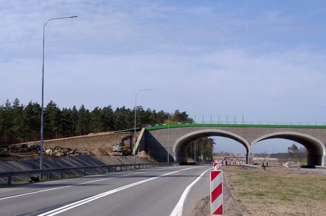 Pod koniec kwietnia wykonawca zlikwidował funkcjonujący od 03.marca br. bypass pod obiektem w Sartowicach między Świeciem a Nowymi Marzami. Kierowcy mogą poruszać się kilkukilometrowym odcinkiem lewej jezdni przyszłej drogi S5. Na całym odcinku drogi S5 obowiązuje ograniczenie prędkości do 60 km/h oraz zakaz wyprzedzania, natomiast w rejonie przewiązek i skrzyżowań do 40 km/h.