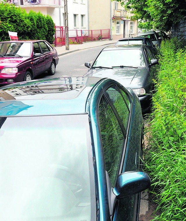 Kierowcy łamią przepisy, bo w centrum jest za mało parkingów