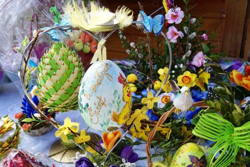 Wielkanocny kiermasz trwa na Placu Zamkowym