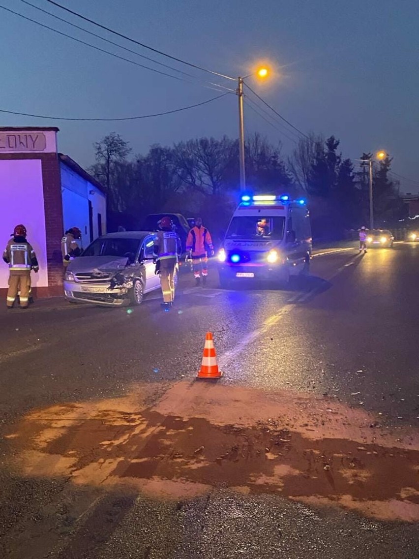 Kolizje w powiecie pleszewskim. Dwa pojazdy zderzyły się w Pieruszycach i na ulicy Podgórnej w Pleszewie