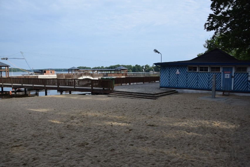 Plaża miejska w Szczecinku ponowie otwarta. Sinice ustąpiły 