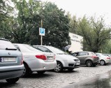 Drakońskie ceny za parkowanie pod szpitalami w Łodzi