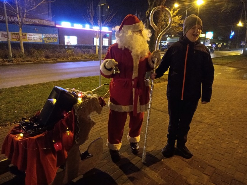 Ulicami Złotowa wieczorem niespodziewanie przemknął Święty Mikołaj