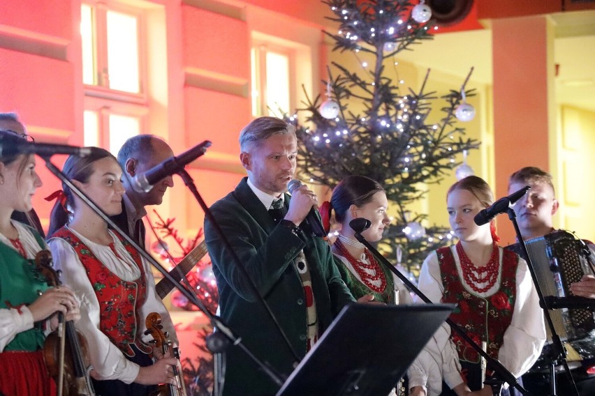 Świąteczny Koncert Charytatywny „Wigilia Serc – strefowe kolędowanie”