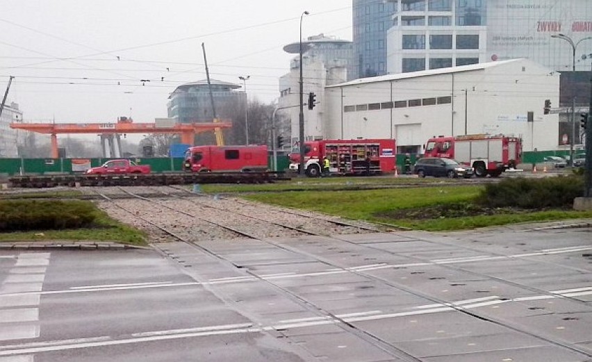 Pękła rura z gazem przy rondzie Daszyńskiego. Ruch...