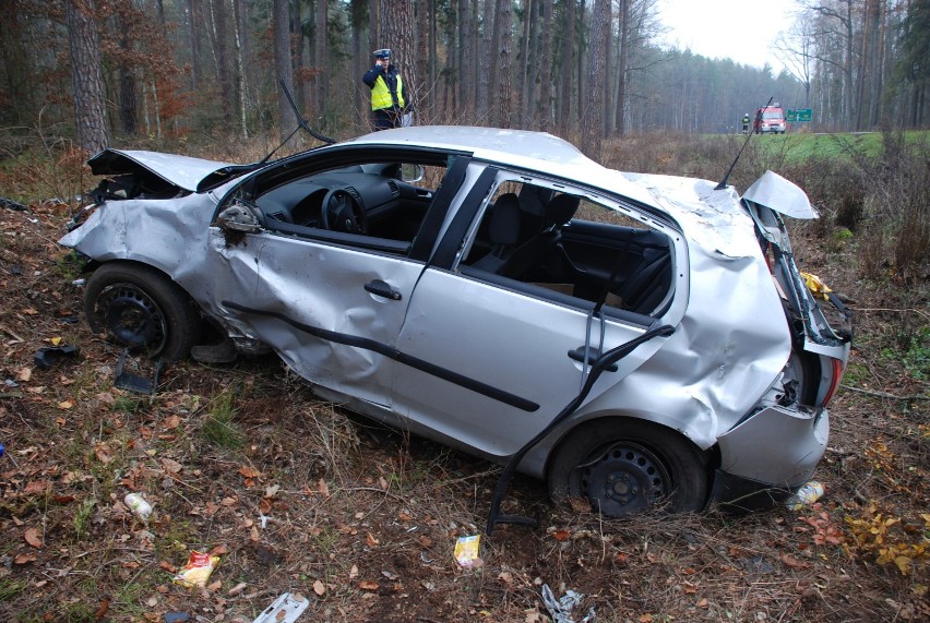 Wypadek koło Ryjewa. Cztery osoby ranne, jedna ciężko [ZDJĘCIA]