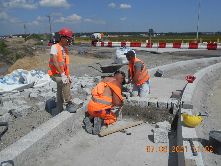Budowa A1 na odcinku Kamieńsk-Piotrków wkracza w kolejną fazę. Będą nowe utrudnienia