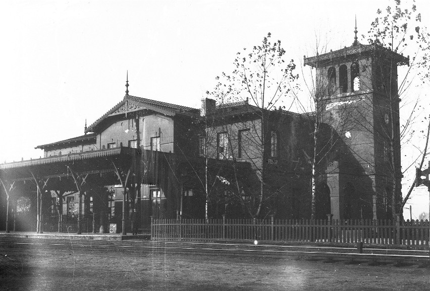 Dworzec w Gołonogu około 1900 roku