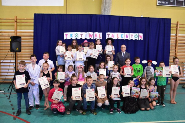 Festiwal talentów w Szkole Podstawowej nr 5 w Żninie (21.04.2023).