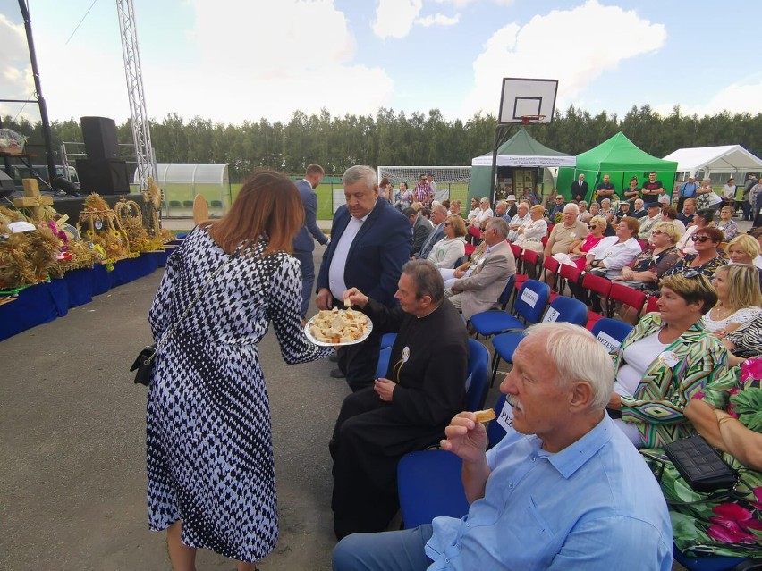 Za nami dożynki w Witoni. Wieńce, występy i dzielenie...