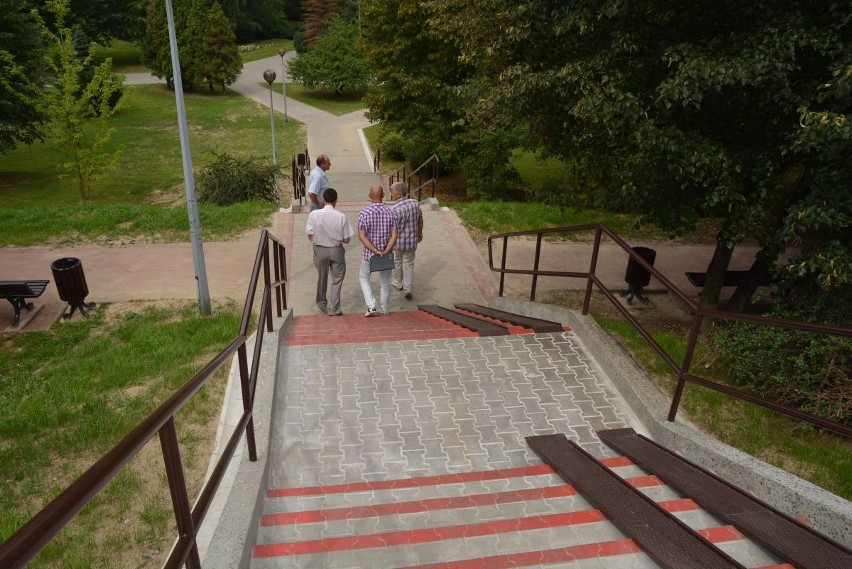 W Jastrzębiu Zdroju wyremontowano w kilku miejscach schody,...