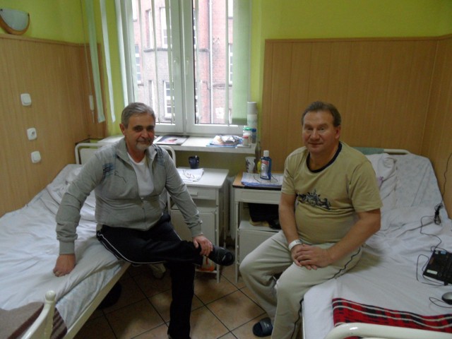 Pacjenci oddziału laryngologii  w Szpitalu Specjalistycznym nr 1, Zdzisław Bany i  Marek Ciesielski
