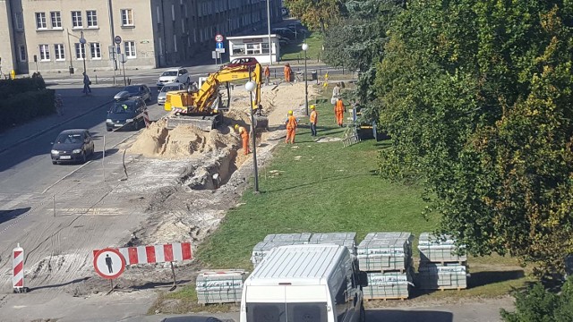 Chełm. Ruszyła przebudowa parkingu przed Gmachem. Będą nowe miejsca postojowe