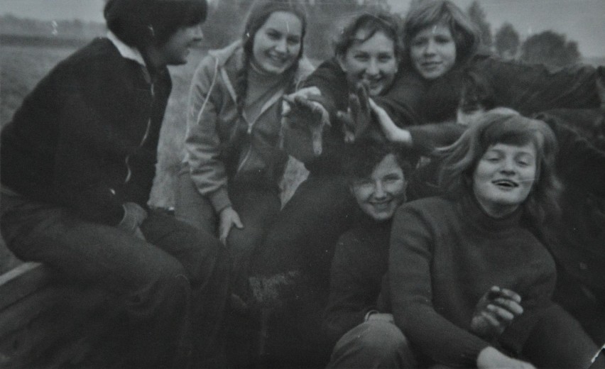 Szkolne na lata "medyczek" z Goleniowa na zdjęciach. Archiwalne fotografie z liceum