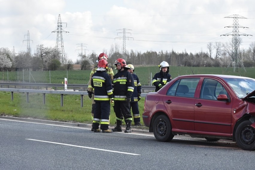 Wypadek na drodze ekspresowej S3 pod Legnicą [ZDJĘCIA]