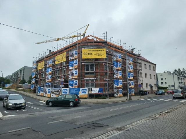 Trwa budowa bloku mieszkalnego SIM w Oleśnie.