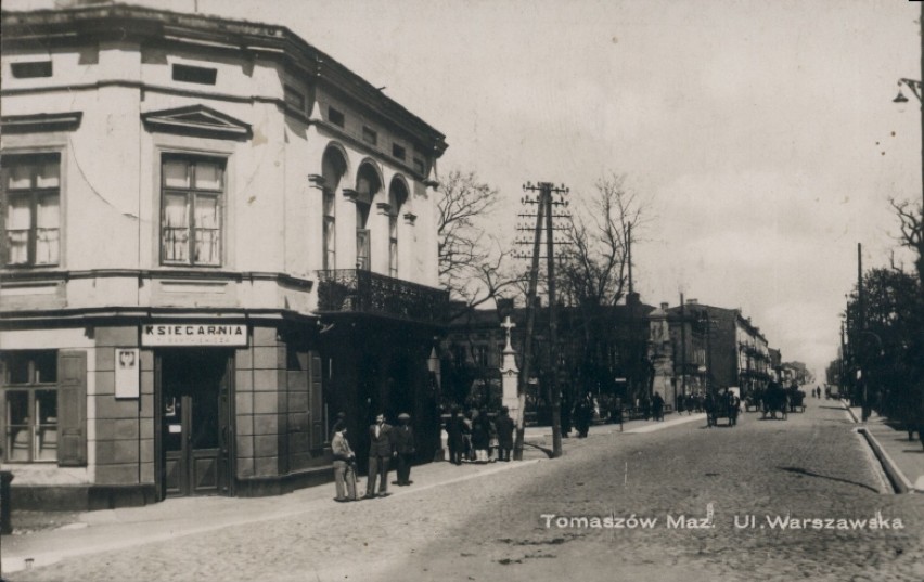 Tomaszów Mazowiecki w czasach PRL. Miejskie targowisko i wystawy sklepowe [STARE ZDJĘCIA]