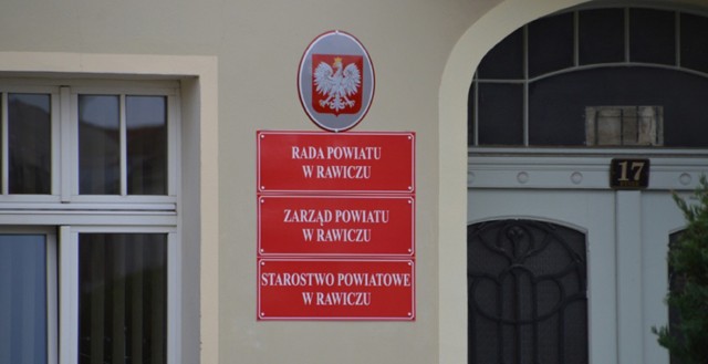 RAWICZ. Starostwo powiatowe wznawia pracę w systemie jednozmianowym