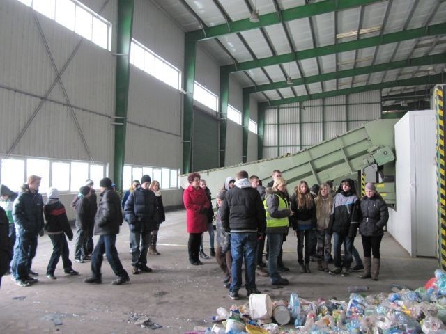 Uczniowie Gimnazjum w Golinie zwiedzili składowisko odpadów