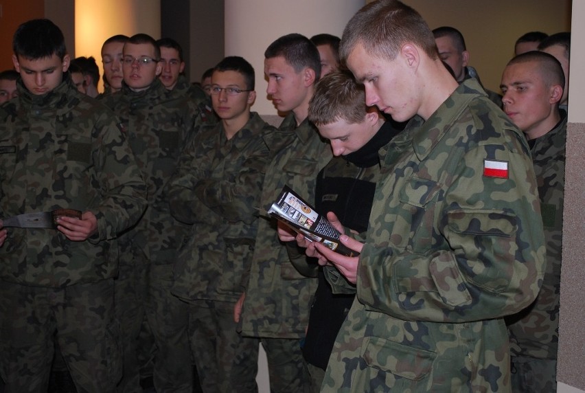 Szkolenie warszawskich klas wojskowych w Żaganiu. Przemierzanie historycznego szlaku militarnego