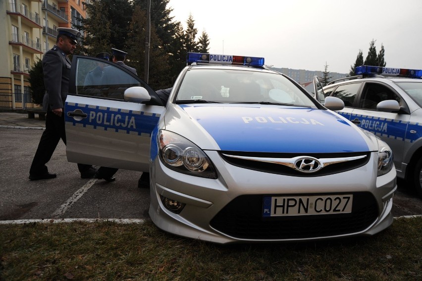 Policja w Słupsku: Cztery nowe radiowozy dzięki wsparciu lokalnego samorządu [ZDJĘCIA]