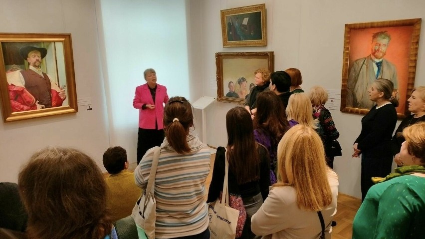 Konferencja "Sztuka w literaturze - literatura w sztuce" odbyła się w Kamienicy Deskurów w Radomiu. Zobacz zdjęcia
