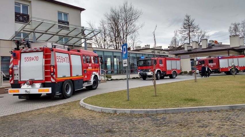 Radocza. Dwie akcje strażaków w hotelu. Pożar w hotelowej kuchni ugasili, a potem wyjechali do fałszywego alarmu