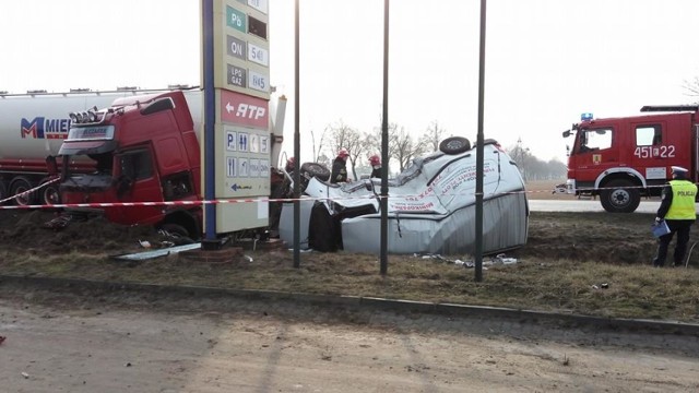 Dziś (czwartek, 18 lutego) miał miejsce śmiertelny wypadek w Kompinie, miejscowości położonej w gminie Nieborów. Zginął na miejscu 28-letni mieszkaniec powiatu skierniewickiego.