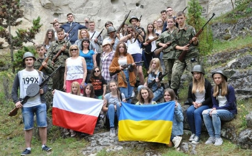 Młodzi artyści z Polski i Ukrainy na plenerze malarskim w Staszowie