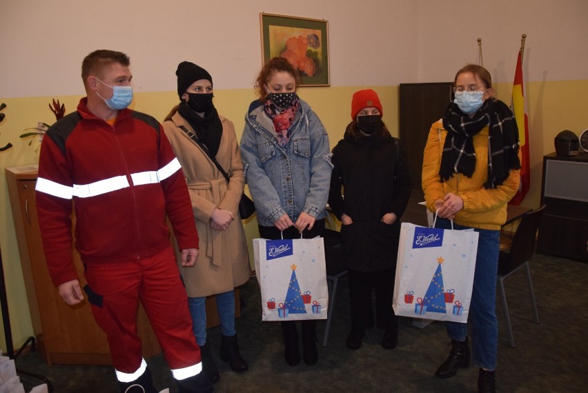 Malbork. Prezenty od II LO dla personelu miejscowego szpitala. To podziękowanie za pracę w trudnym czasie