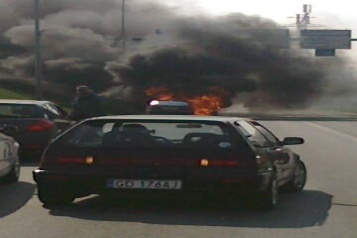 Zapalił się samochód na Armii Krajowej w Gdańsku