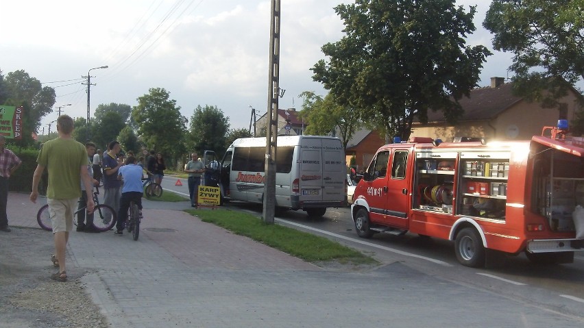 Zderzenie forda z busem na ulicy Urzędowskiej w Kraśniku