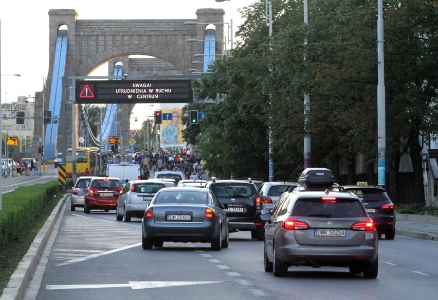 Jazda na suwak to nic innego jak przepuszczanie co drugiego...